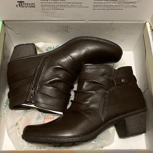Earth Origins Marietta Michelle Ankle Bootie 7.5